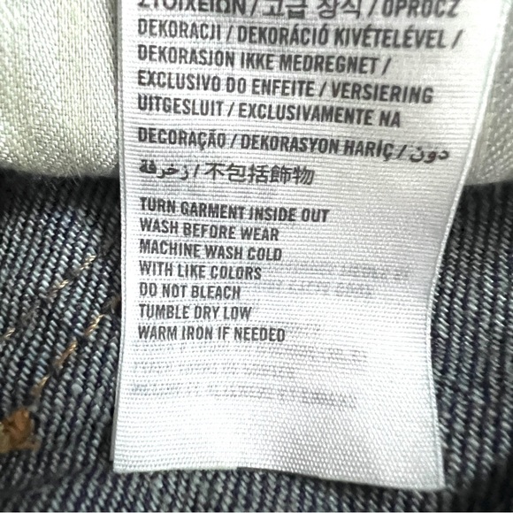 Abercrombie & Fitch Denim Cotton Shorts Frayed Size 25 EUC - Picture 8 of 8